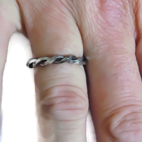 Oxidized Woven Ring - Unisex - Celtic Style - Picture 4 of 8